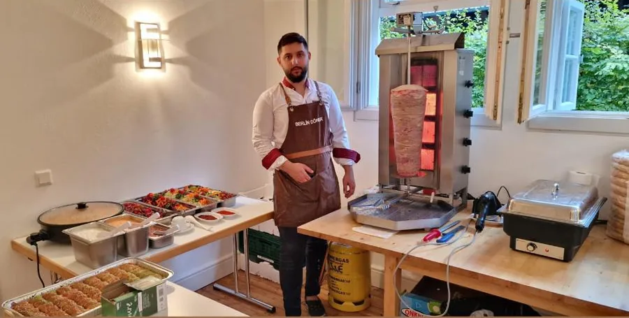 Frisch vom Drehspieß – Mendos Döner beim Partyservice